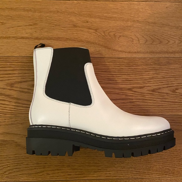 🐌🌥️💌Brand New in Box Marc Fisher Patrick Chelsea Lug Sole Boots - Picture 3 of 3